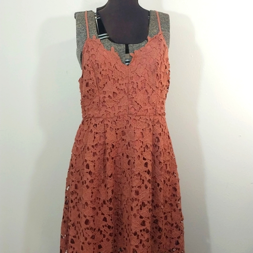 ASTR The Label L Brown Redish Dress Flowers Crochet